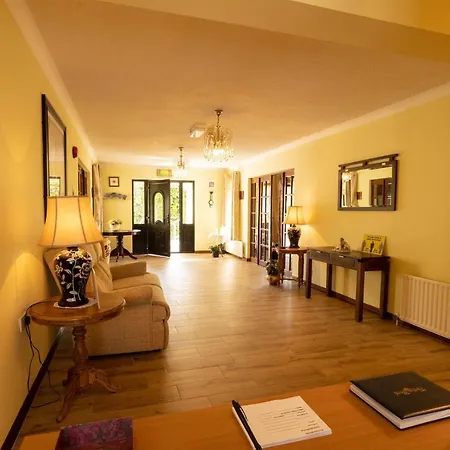 לינה וארוחת בוקר Station House