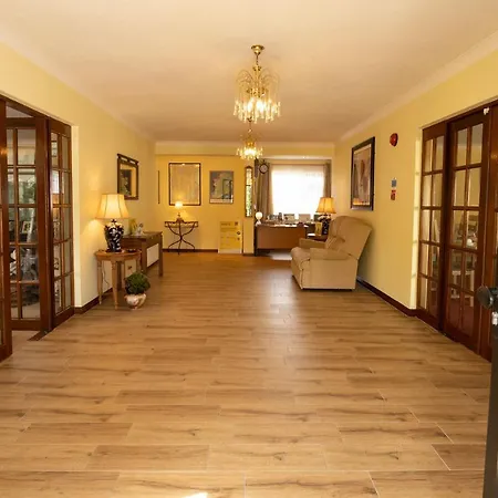 Station House לינה וארוחת בוקר