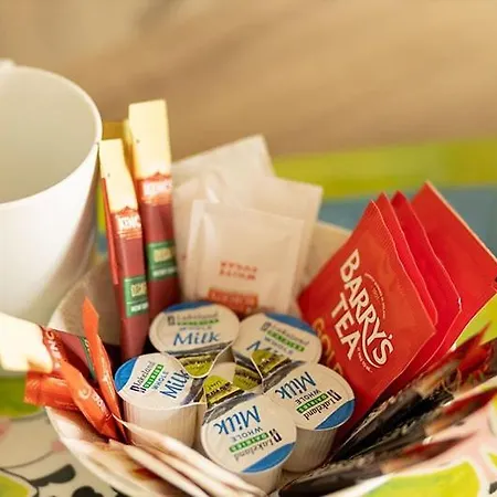 车站之家住宿加早餐旅馆 住宿加早餐酒店 恩尼斯泰蒙