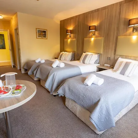 Station House לינה וארוחת בוקר 4*