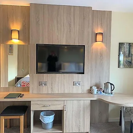 Station House 4*