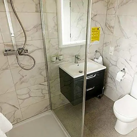 Station House 4*
