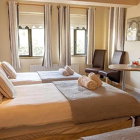Bed & Breakfast Station House 4*