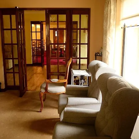 Station House לינה וארוחת בוקר 4*